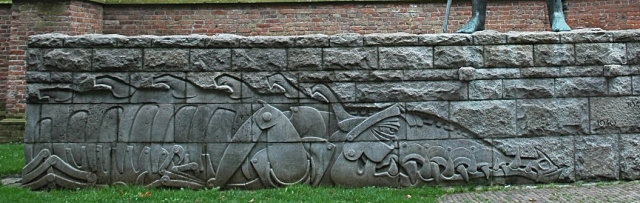 nl-estatua-pedestre-de-um-guerreiro-groningen-dragon